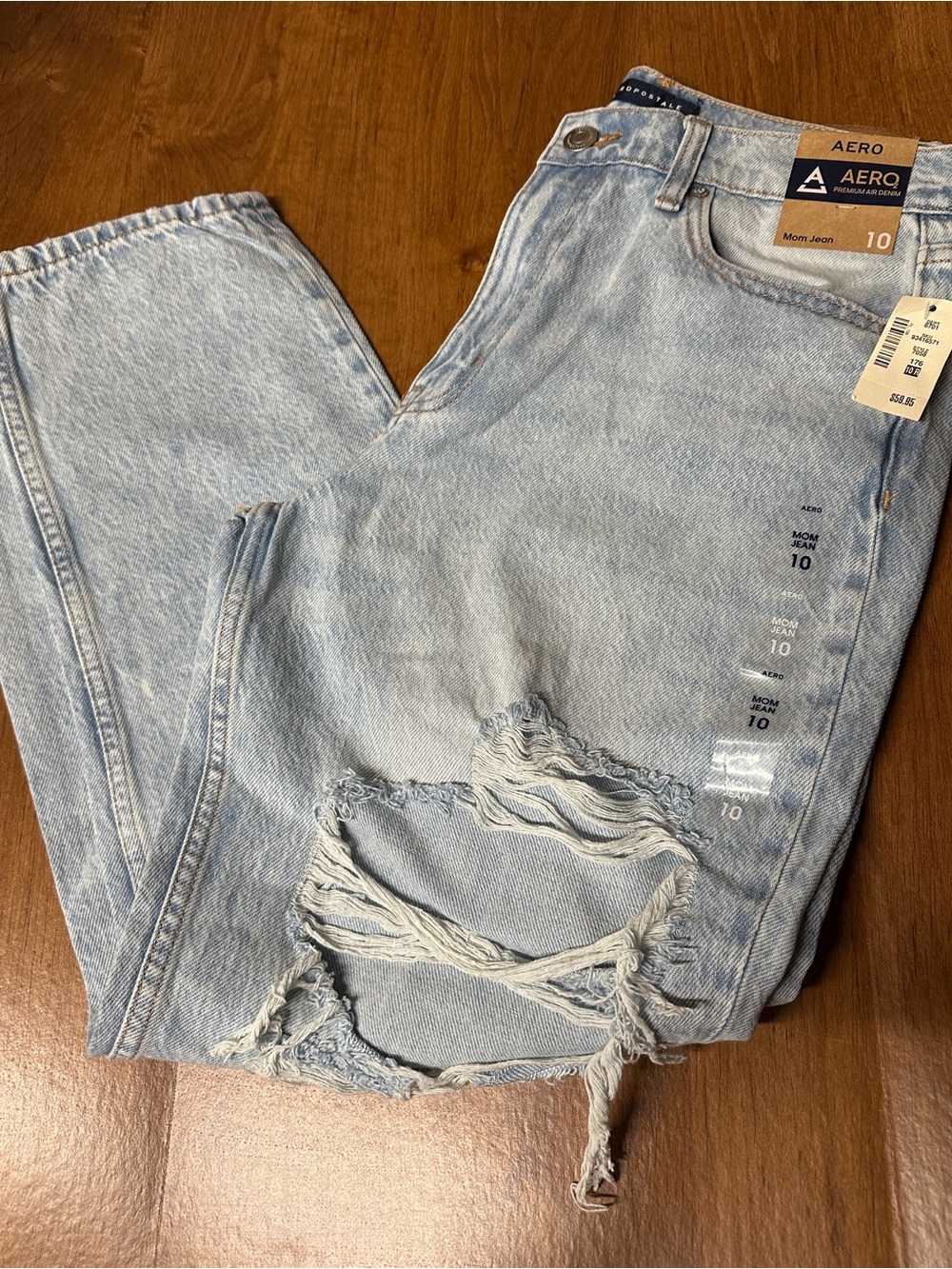 Aeropostale Light Wash Distressed Women's Ripped Jeans mon jeans size 10